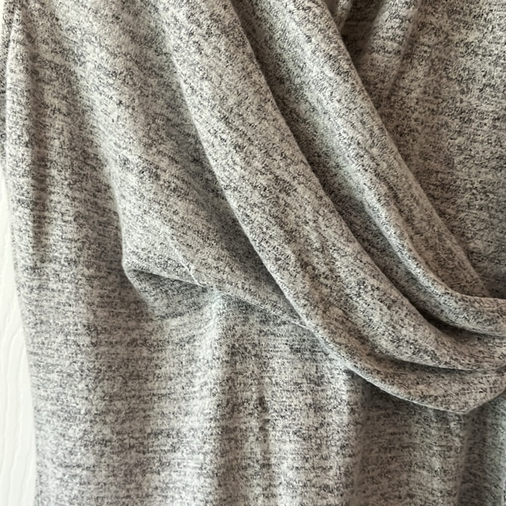 DKNY Gray Sleeveless Top - Picture 3 of 9